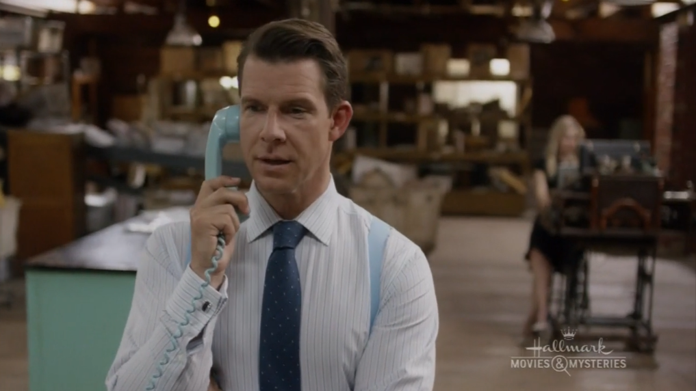 Oliver makes a phone call in Signed, Sealed, Delivered: Home Again