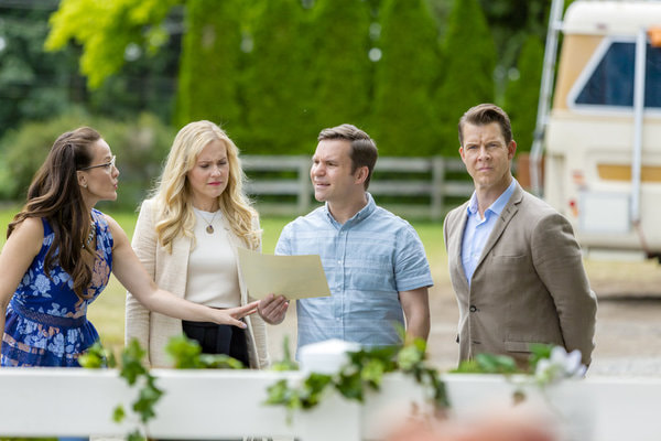 Crystal Lowe, Eric Mabius, Kristin Booth, Geoff Gustafson in Signed, Sealed, Delivered: The Road Less Traveled