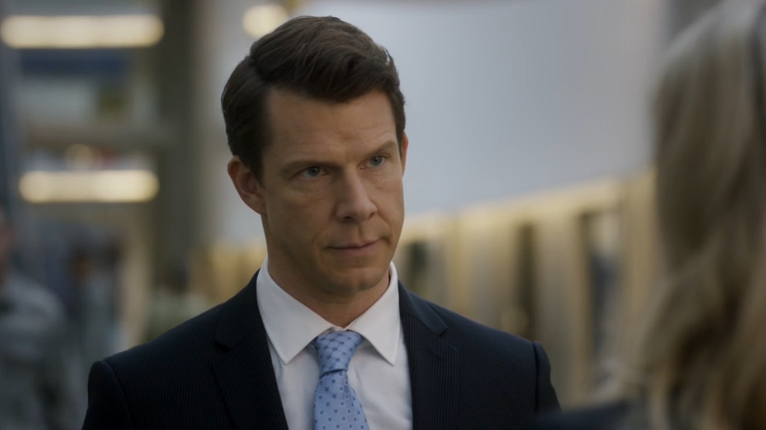 Eric Mabius as Oliver O'Toole in Signed, Sealed, Delivered: Higher